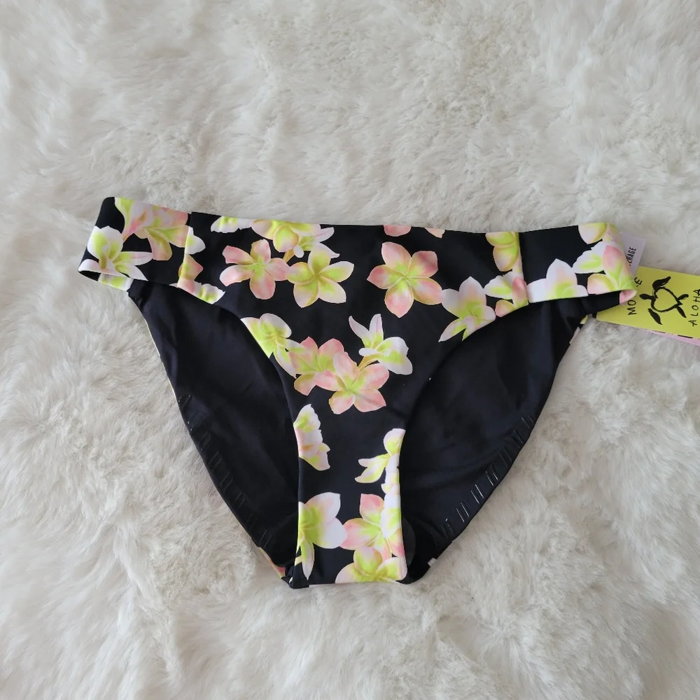 🍸HURLEY MAX PLUMERIA FULL TAB SIDE BOTTOM SIZE M